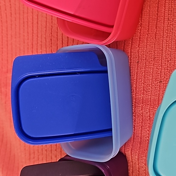 Colorful Set of 6 Tupperware Tab Containers! - Picture 5 of 10
